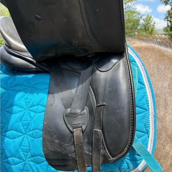 Thornhill USA Germania Klasse Dressage Saddle 17.5 seat medium tree EQUESTRIAN - Picture 5 of 9